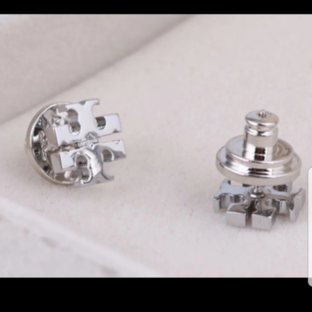 NWOT  Tory burch Silver earrings